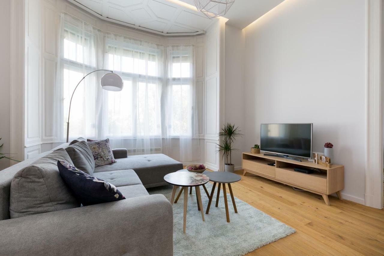 Designer Dream Home In The Center W 2Br/2Bath บูดาเปสต์ ภายนอก รูปภาพ