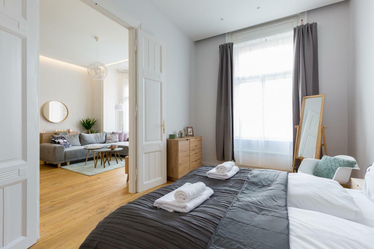 Designer Dream Home In The Center W 2Br/2Bath บูดาเปสต์ ภายนอก รูปภาพ